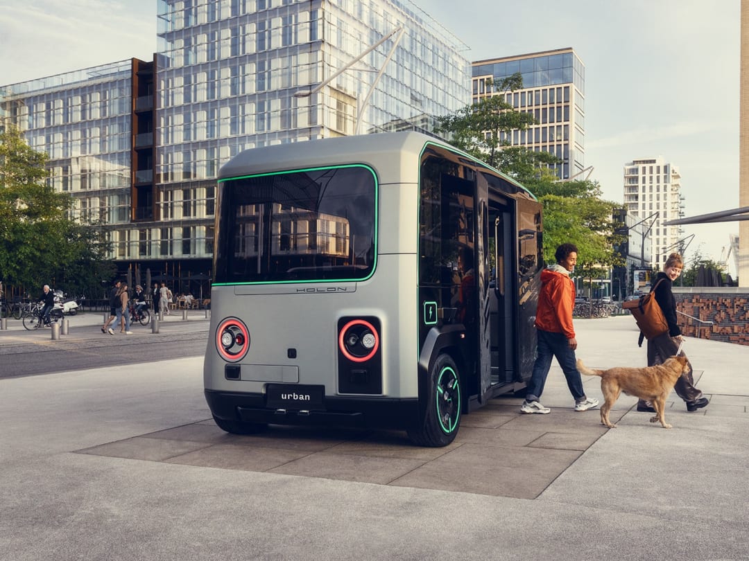 Lyft’s Next Move: Driverless Shuttles Arrive by 2026